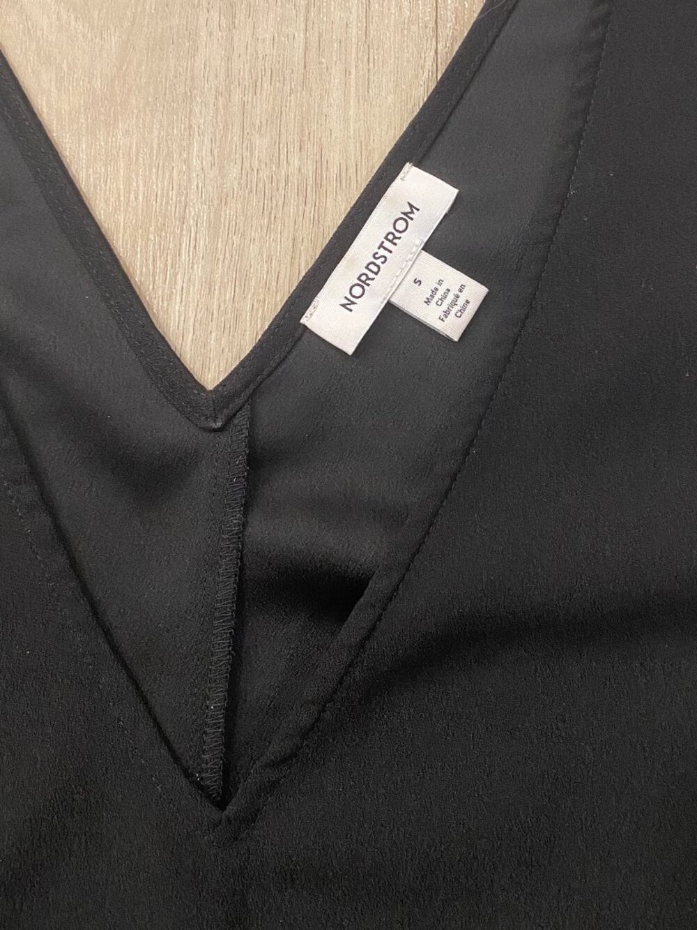 Nordstrom Sleeveless V Neck Blouse Black Size S Minimalist Workwear Tank Top - Picture 5 of 7